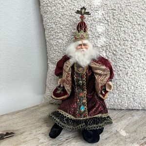 Wayne Kleski Katherine’s Collection Shelf Sitter Santa or Religious Figure